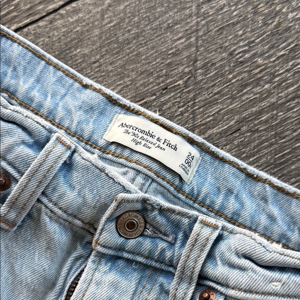 Abercrombie & Fitch 90’s Relaxed Jeans